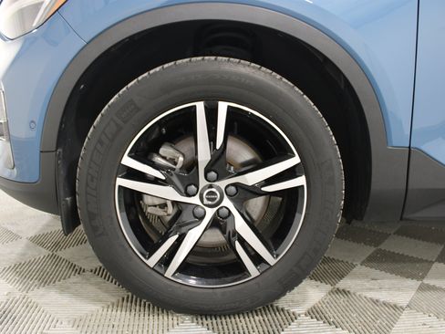 Used 2023 Volvo XC40 B5 Plus w/ Driver Assist Package AWD/4WD image 34