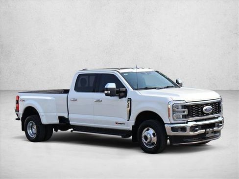 Used 2023 Ford F350 Lariat w/ Tow Technology Package AWD/4WD image 3