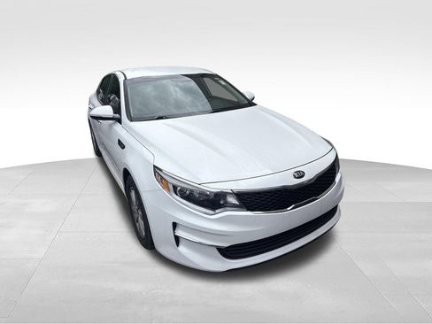Used 2018 Kia Optima LX FWD image 3