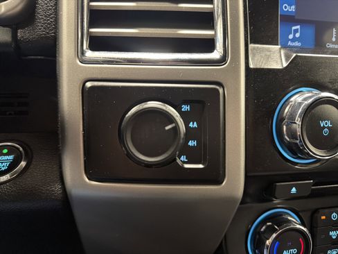 Used 2016 Ford F150 Lariat image 13