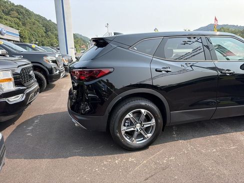 Used 2025 Chevrolet Blazer LT AWD/4WD image 4