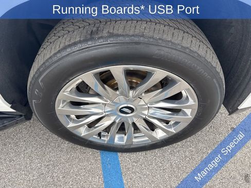 Used 2021 Cadillac Escalade ESV Premium Luxury image 9