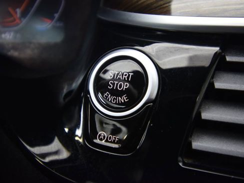 Used 2020 BMW 530i w/ Convenience Package image 36