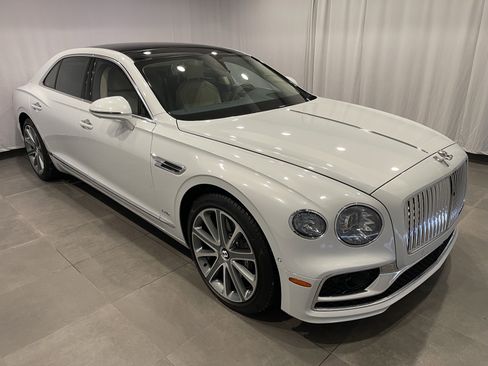 Used 2020 Bentley Flying Spur W12 image 3