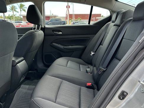 Used 2022 Nissan Altima 2.5 S FWD image 15