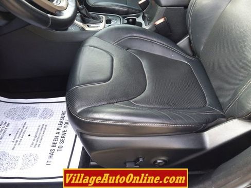 Used 2014 Jeep Cherokee Limited w/ Technology Group image 21