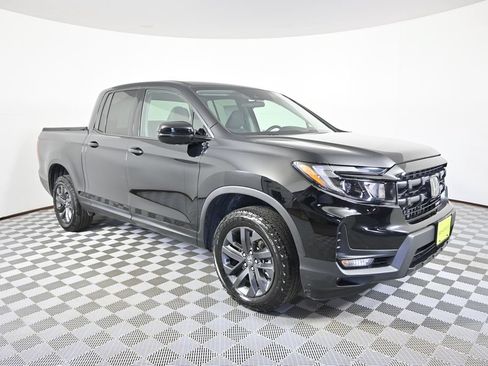 Used 2025 Honda Ridgeline Sport image 10