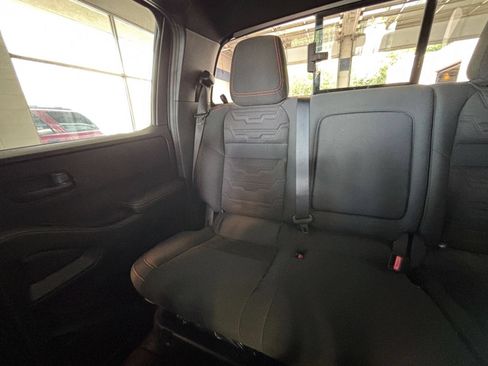 Used 2026 Nissan Frontier PRO-4X AWD/4WD image 40