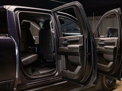 Used 2024 Chevrolet Silverado 3500 LTZ w/ LTZ Convenience Package image 30