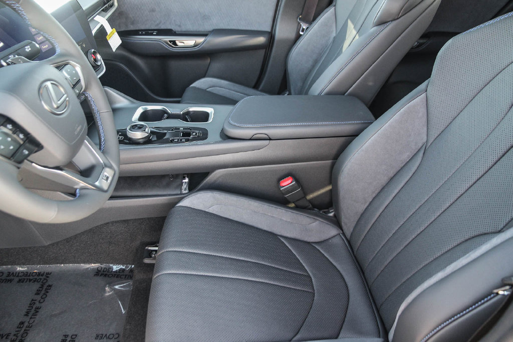 New 2026 Lexus RZ 450e AWD w/ Luxury Package image 18