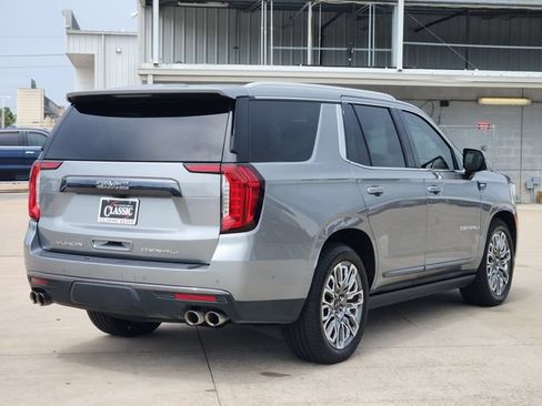Used 2023 GMC Yukon Denali Ultimate AWD/4WD image 7