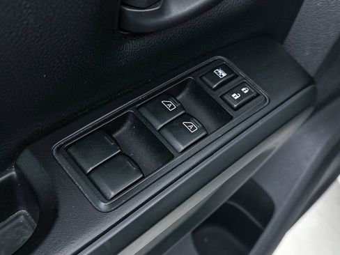 Used 2019 Nissan Titan S image 17