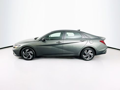 Used 2025 Hyundai Elantra Sport FWD image 4
