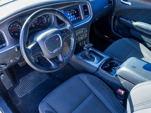 Used 2019 Dodge Charger SXT w/ Blacktop Package image 2