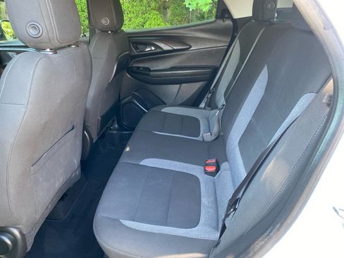 Used 2022 Chevrolet TrailBlazer LS FWD image 17