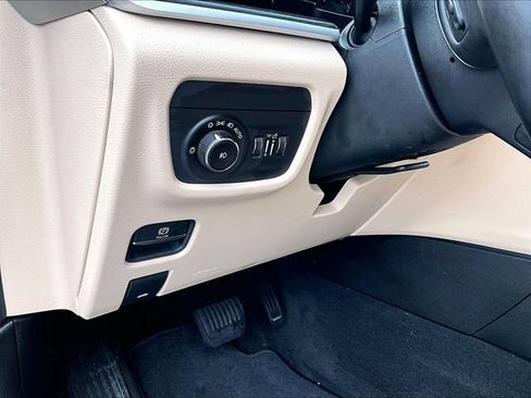 Used 2021 Jeep Grand Cherokee L Limited w/ Trailer Tow Group (B) AWD/4WD image 32