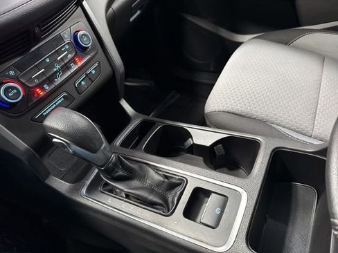 Used 2019 Ford Escape SE image 21