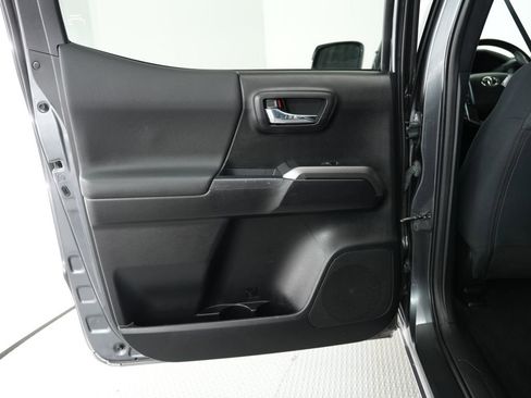 Used 2021 Toyota Tacoma TRD Sport w/ Technology Package AWD/4WD image 32