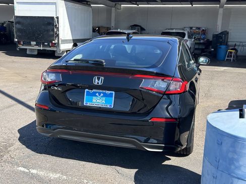 Certified 2024 Honda Civic EX-L image 6