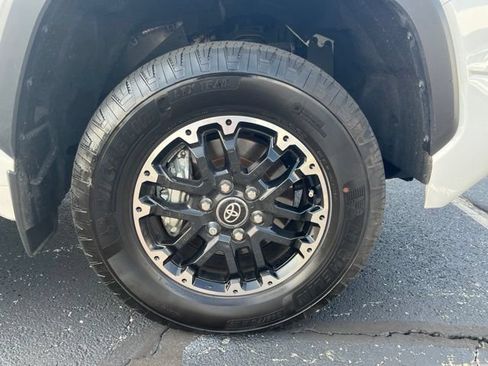Used 2025 Toyota Tundra SR5 AWD/4WD image 18