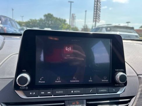 Used 2025 Nissan Altima 2.5 SV FWD image 22