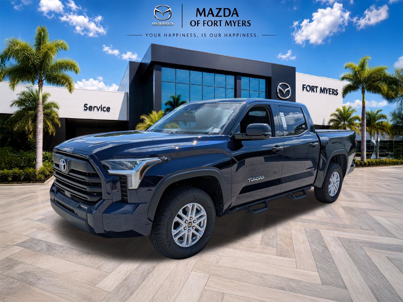 Used 2023 Toyota Tundra SR5 w/ SR5 Convenience Package AWD/4WD image 8