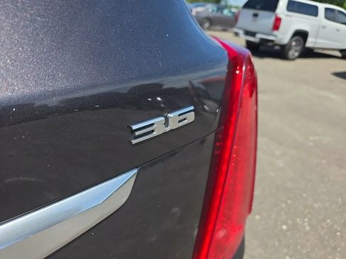 Used 2017 Cadillac XT5 Luxury FWD image 12