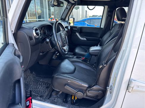 Used 2014 Jeep Wrangler Freedom Edition image 7