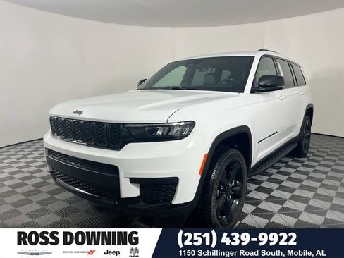 New 2025 Jeep Grand Cherokee L Altitude RWD image 1