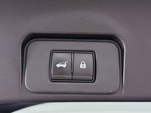 Used 2023 Nissan Rogue SV w/ SV Premium B Package FWD image 28