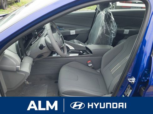 New 2025 Hyundai Elantra Sport image 12
