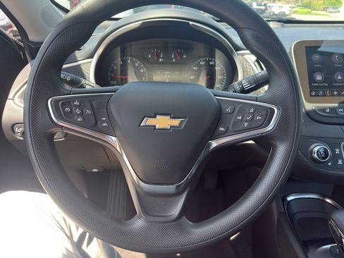 Used 2024 Chevrolet Malibu LT FWD image 17