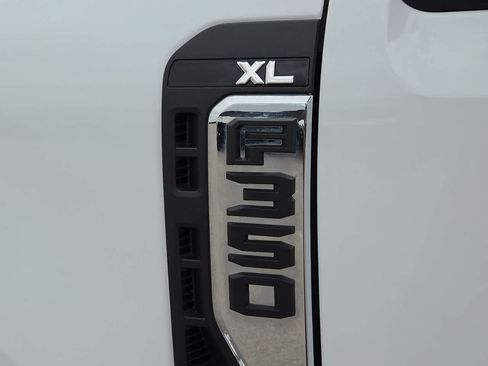 Used 2025 Ford F350 XL w/ FX4 Off-Road Package AWD/4WD image 11