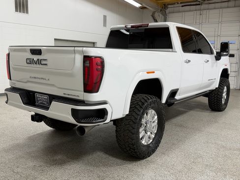 Used 2025 GMC Sierra 2500 Denali Ultimate w/ Max Trailering Package image 4