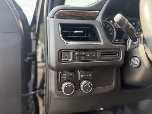Used 2021 Chevrolet Tahoe Premier AWD/4WD image 16