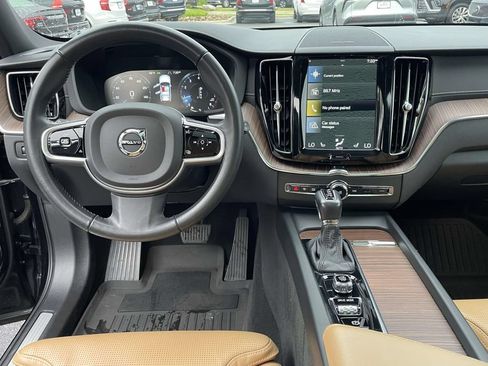 Used 2021 Volvo XC60 T5 Inscription w/ Protection Package Premier FWD image 4