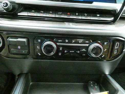 Used 2023 Chevrolet Silverado 1500 LTZ w/ Z71 Off-Road Package image 25