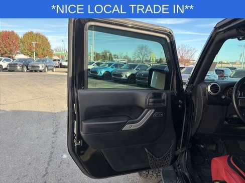 Used 2017 Jeep Wrangler Unlimited Sahara w/ Connectivity Group image 23