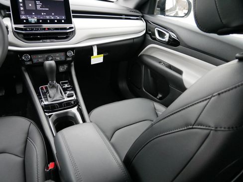 New 2026 Jeep Compass Limited image 11