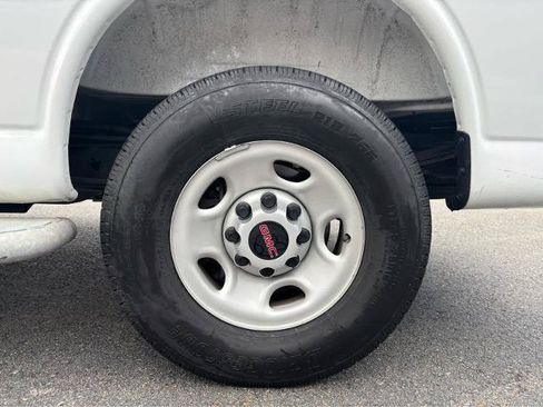 Used 2025 GMC Savana 2500 w/ Driver Convenience Package RWD image 4