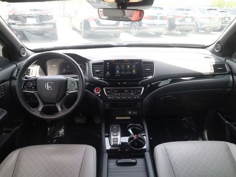 Used 2023 Honda Passport Elite image 13