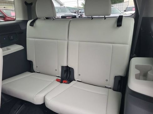 Used 2025 Hyundai Santa Fe Calligraphy AWD/4WD image 18