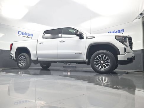 Used 2022 GMC Sierra 1500 AT4 w/ AT4 Premium Package AWD/4WD image 41