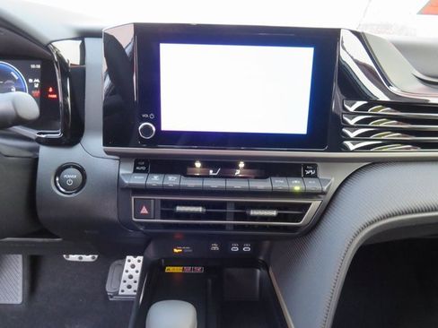 Certified 2026 Toyota Camry SE image 24