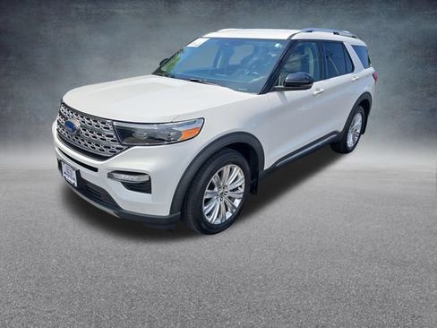 Used 2022 Ford Explorer Limited w/ Equipment Group 301A AWD/4WD image 3