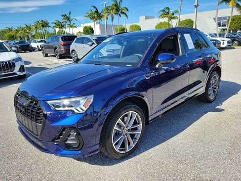 Certified 2025 Audi Q3 2.0T Premium w/ Convenience Package AWD/4WD image 2