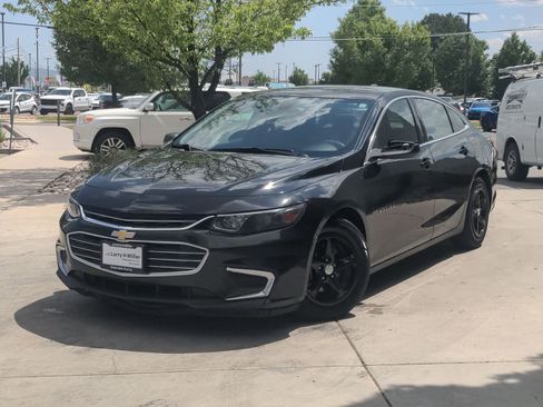 Used 2018 Chevrolet Malibu LS image 2