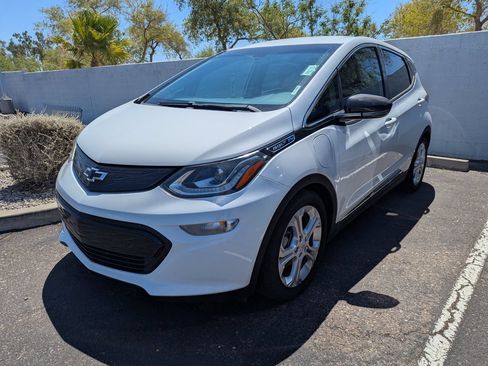 Used 2020 Chevrolet Bolt LT FWD image 2