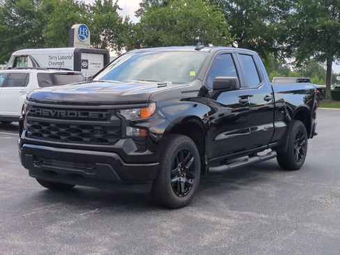 Used 2025 Chevrolet Silverado 1500 Custom w/ Turbomax Blackout Package AWD/4WD image 5