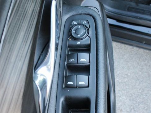 Used 2023 GMC Terrain SLE w/ Driver Convenience Package FWD image 11
